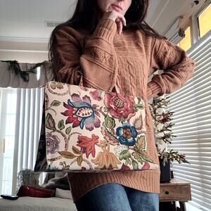 Vtg Boxy Floral Tapestry Purse